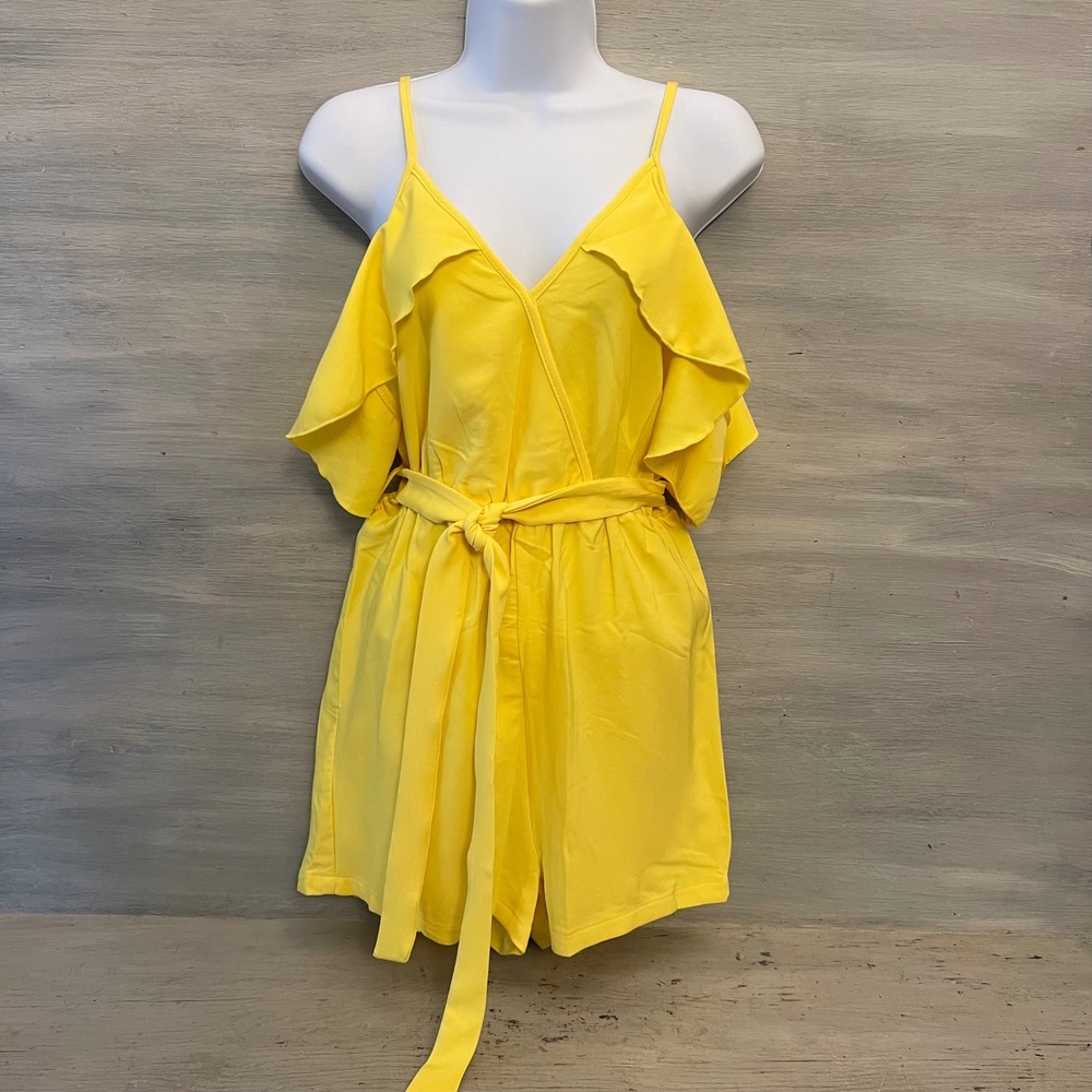 Shein Yellow Off Shoulder Ruffle Sleeve Tie Waist Romper Size‎ Medium Like New
